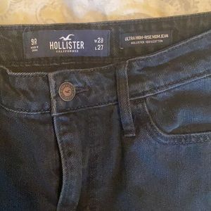 HIGH WAISTED MOM JEAN